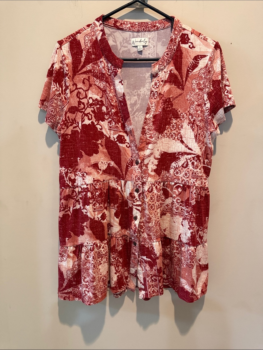 Wonderly Red & Cream Floral Button-Tiered Short Sleeve Top